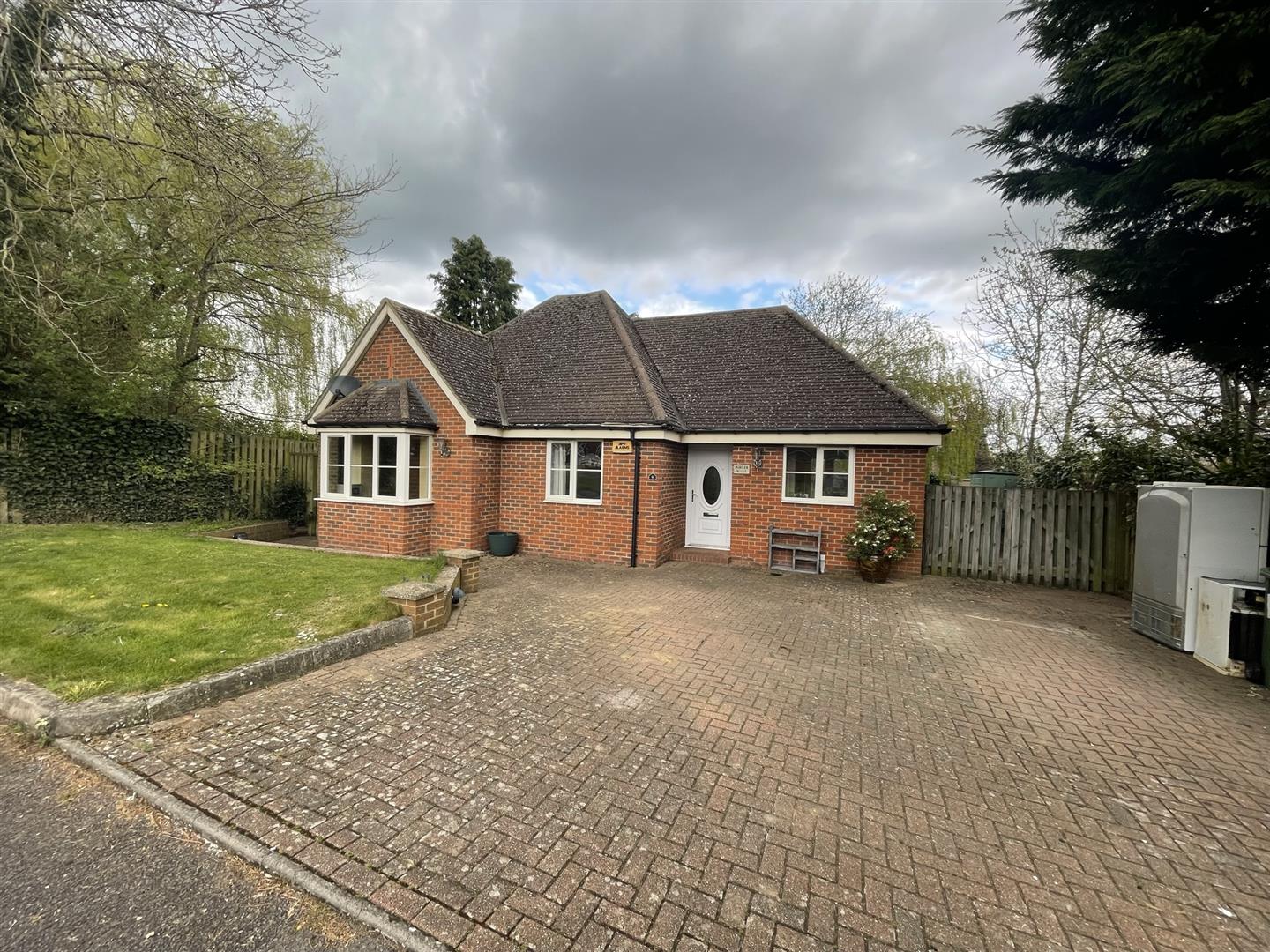 Stratfords are delighted to present this 3 bedroom bungalow located in the sought after village of Newton Longville. <br/><br/>With accommodation boasting over 1300 Sq feet this property briefly comprises an entrance hall, a bright and airy kitchen overlo